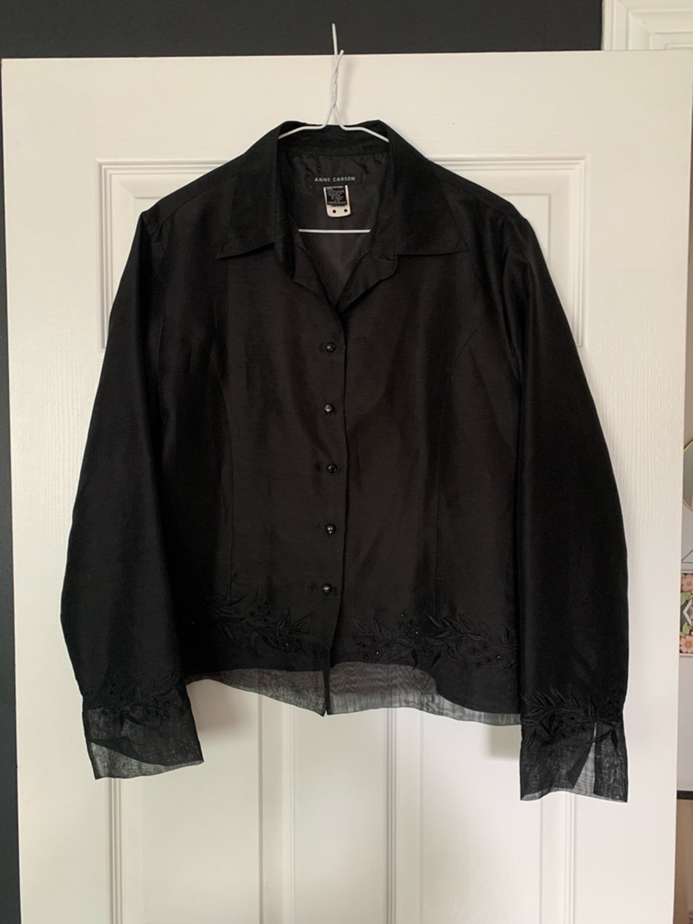 Anne Carson Black Lightweight Button-Up Blouse
